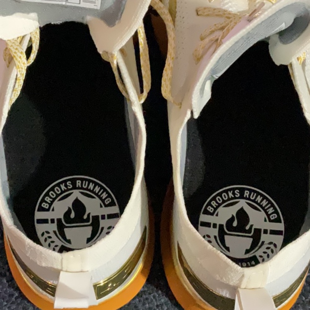 Brooks Levitate 4 Victory Edition White and Gold Women's Sneaker - Picture 7 of 7